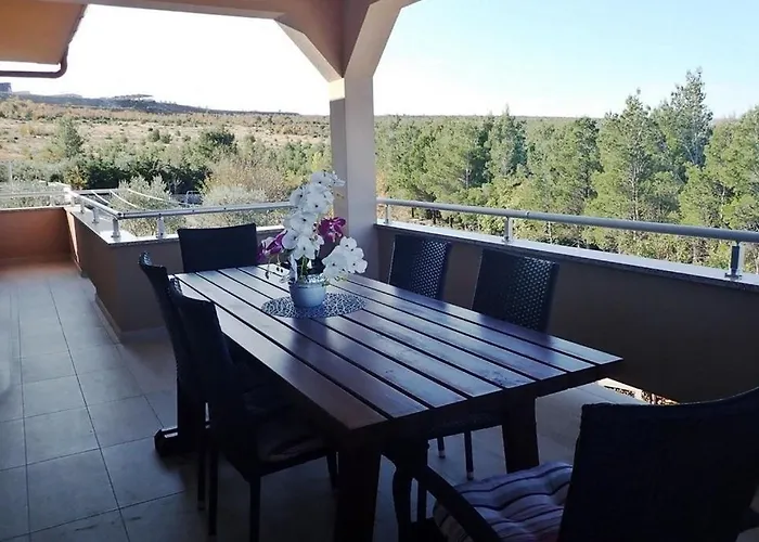 Apartmán With Parking Space Rovanjska, Paklenica - 25431 Jasenice (Zadar)