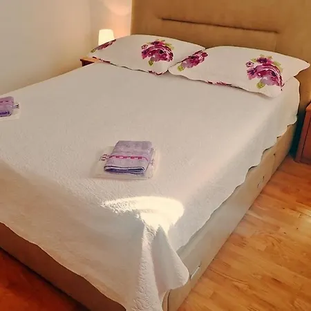 With Parking Space Rovanjska, Paklenica - 25431 Apartment Jasenice (Zadar)